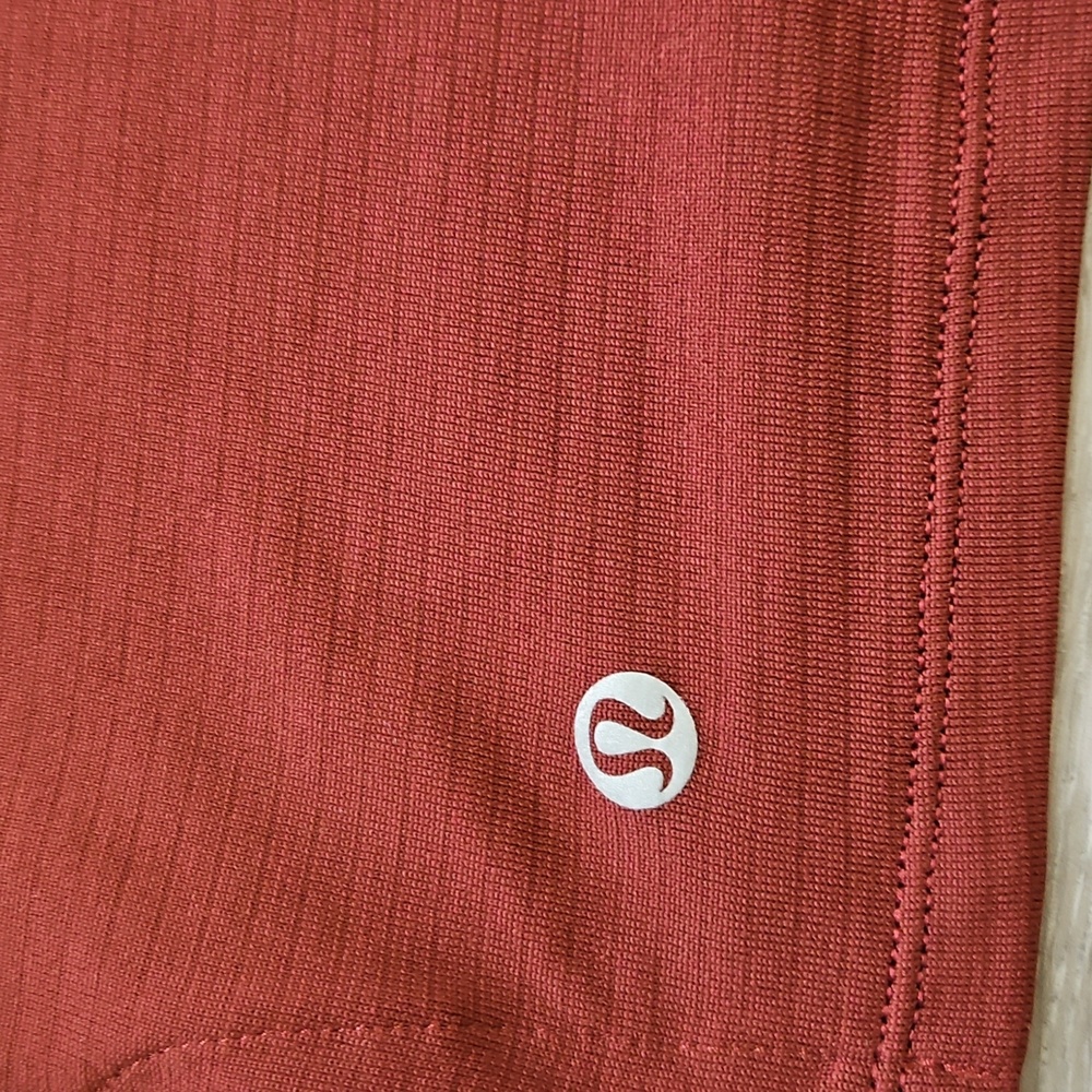 Lululemon Train to Be Tank Top Stripe Rain Stripe Savannah Size 8 - Picture 6 of 6